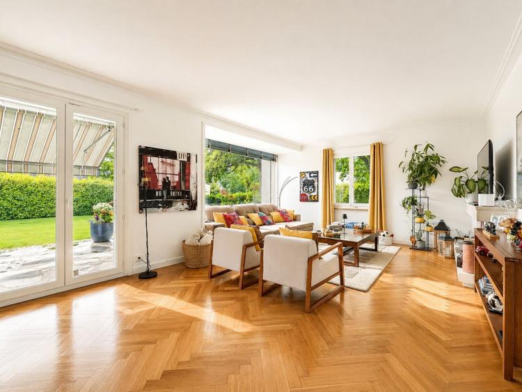 Exceptional Villa with Swimming Pool in Versoix