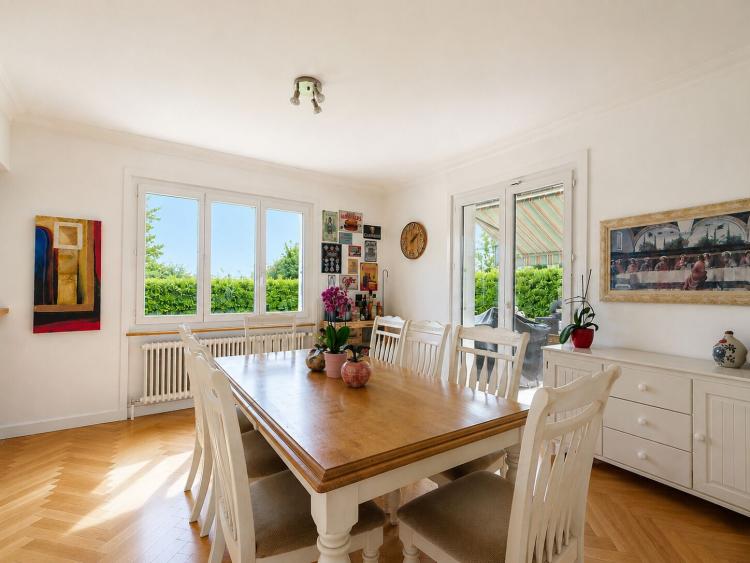 Exceptional Villa with Swimming Pool in Versoix