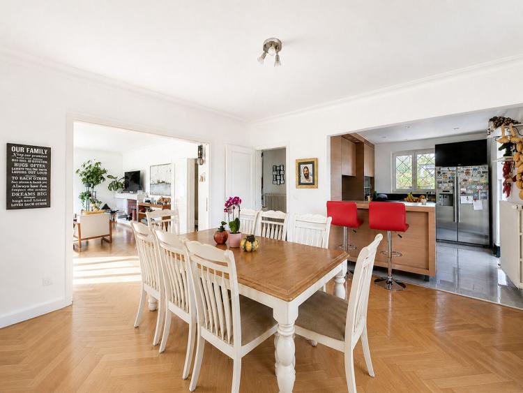 Exceptional Villa with Swimming Pool in Versoix