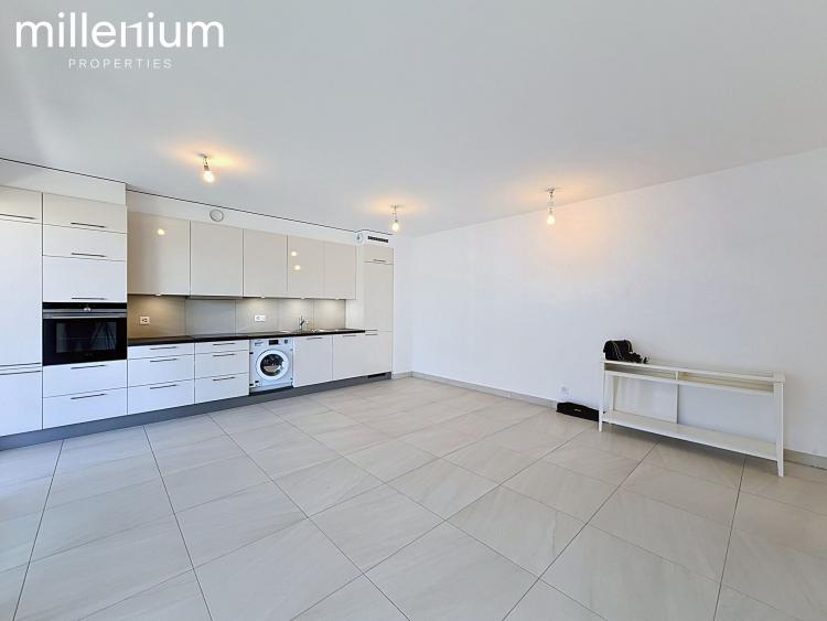 Appartement 4 pièces avec grand balcon et prestations modernes à Meyrin