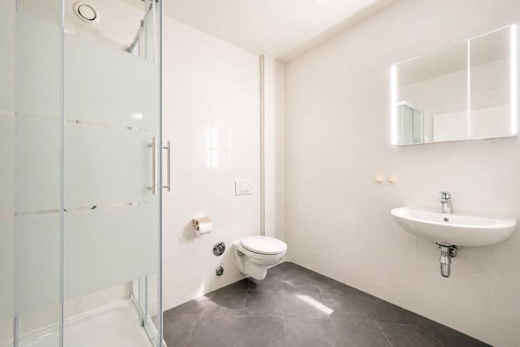 Bel appartement contemporain avec balcon
