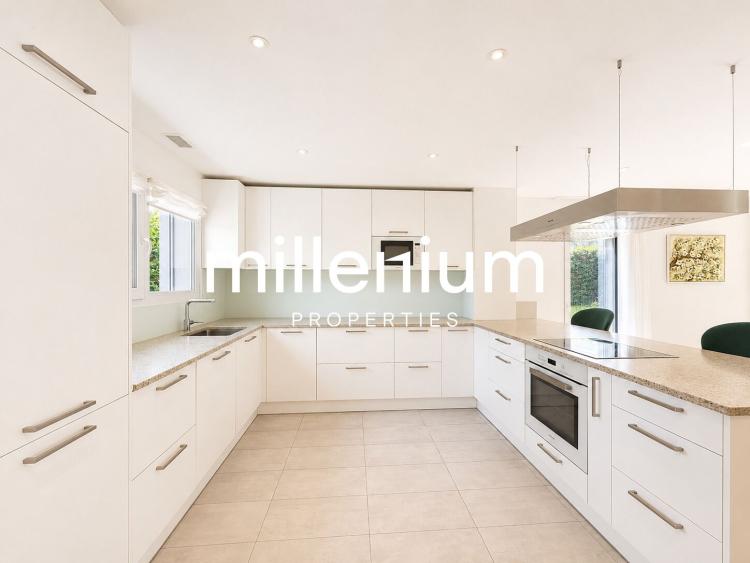 Maison moderne alliant confort et modernité à Chavannes-des-Bois 