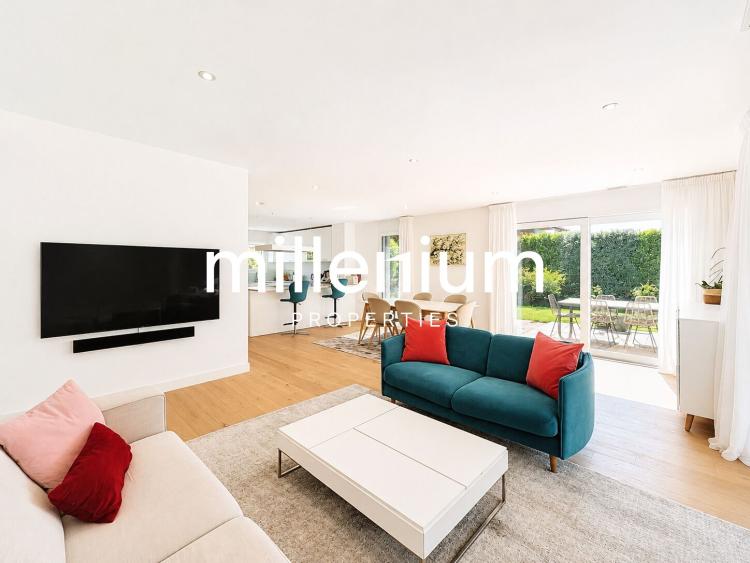 Maison moderne alliant confort et modernité à Chavannes-des-Bois 