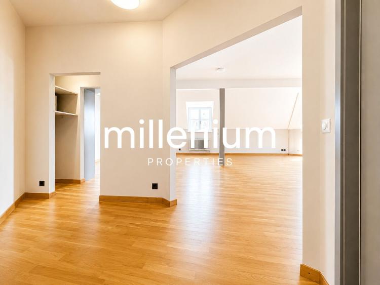 Magnifique appartement 5P en attique