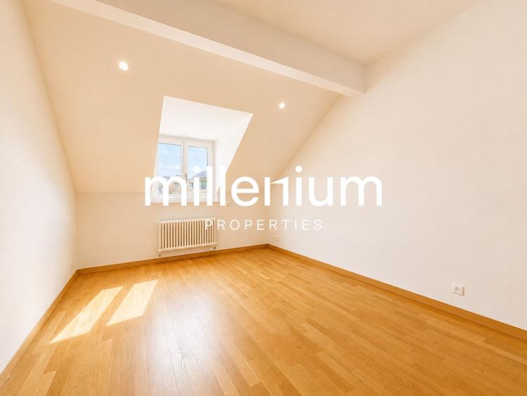 Magnifique appartement 5P en attique