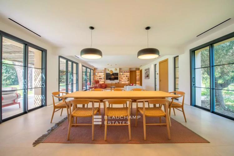 Villa neuve au coeur des Parcs de Saint-Tropez