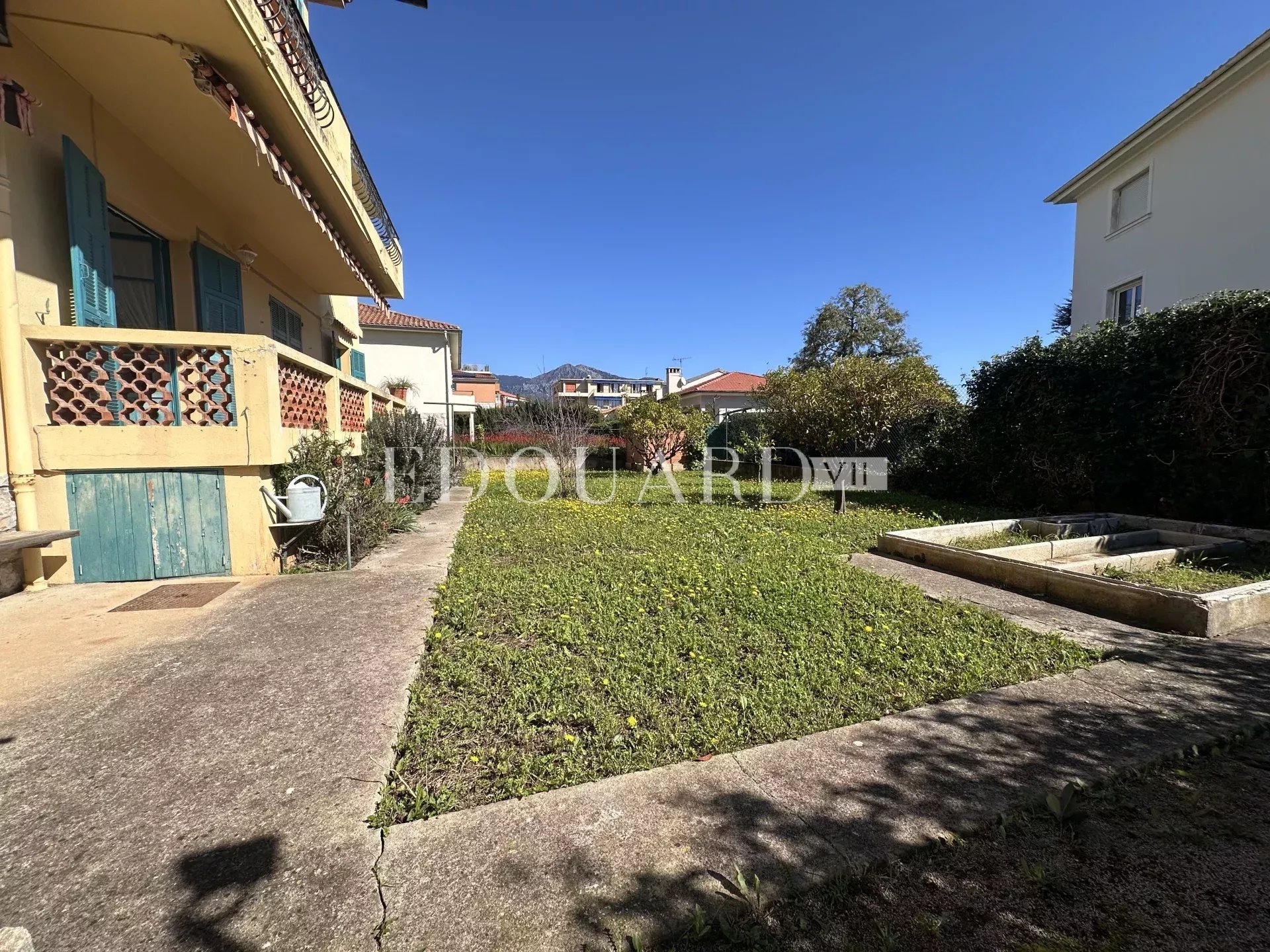 Maison à vendre sur le Plateau du Cap, avec fort potentiel et nombreuses possibilités d’aménagement