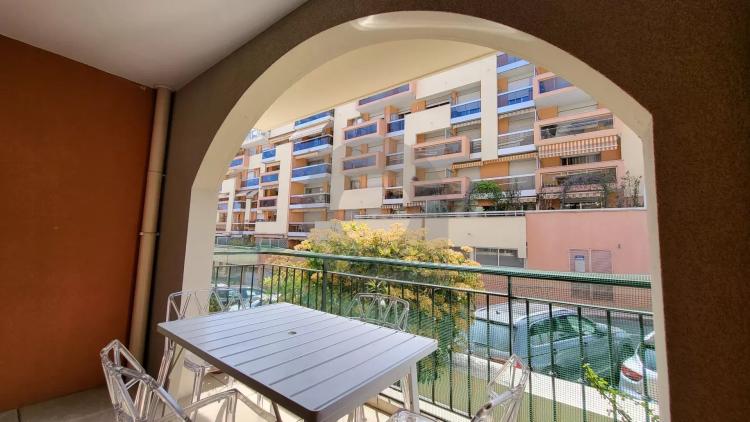 Menton centre ville -  Appartement 2 Pièces - terrasse et parking