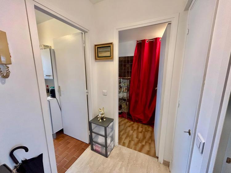 CANNES CARRÉ D'OR - GRAND T1 AVEC BALCON