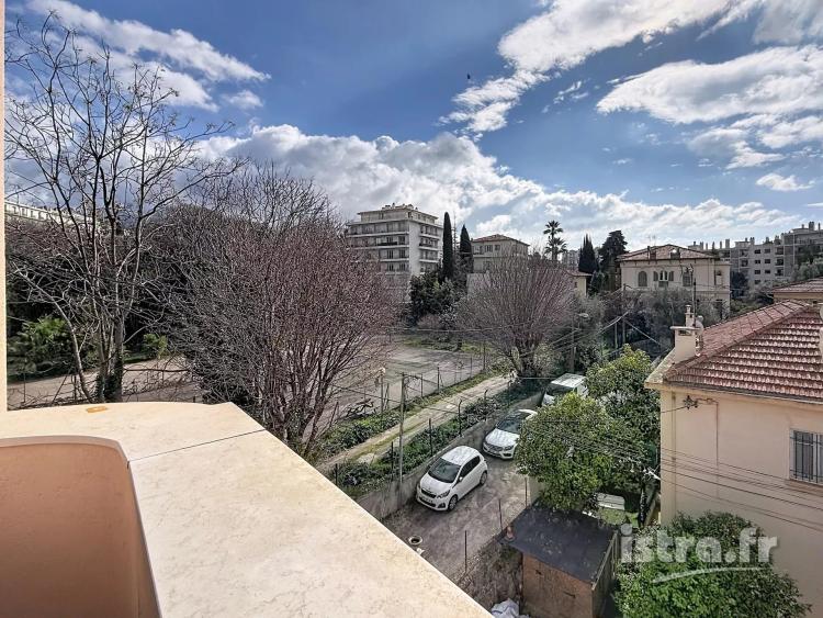 Nice Cimiez : Propriété de 435m² comprenant 6 appartements