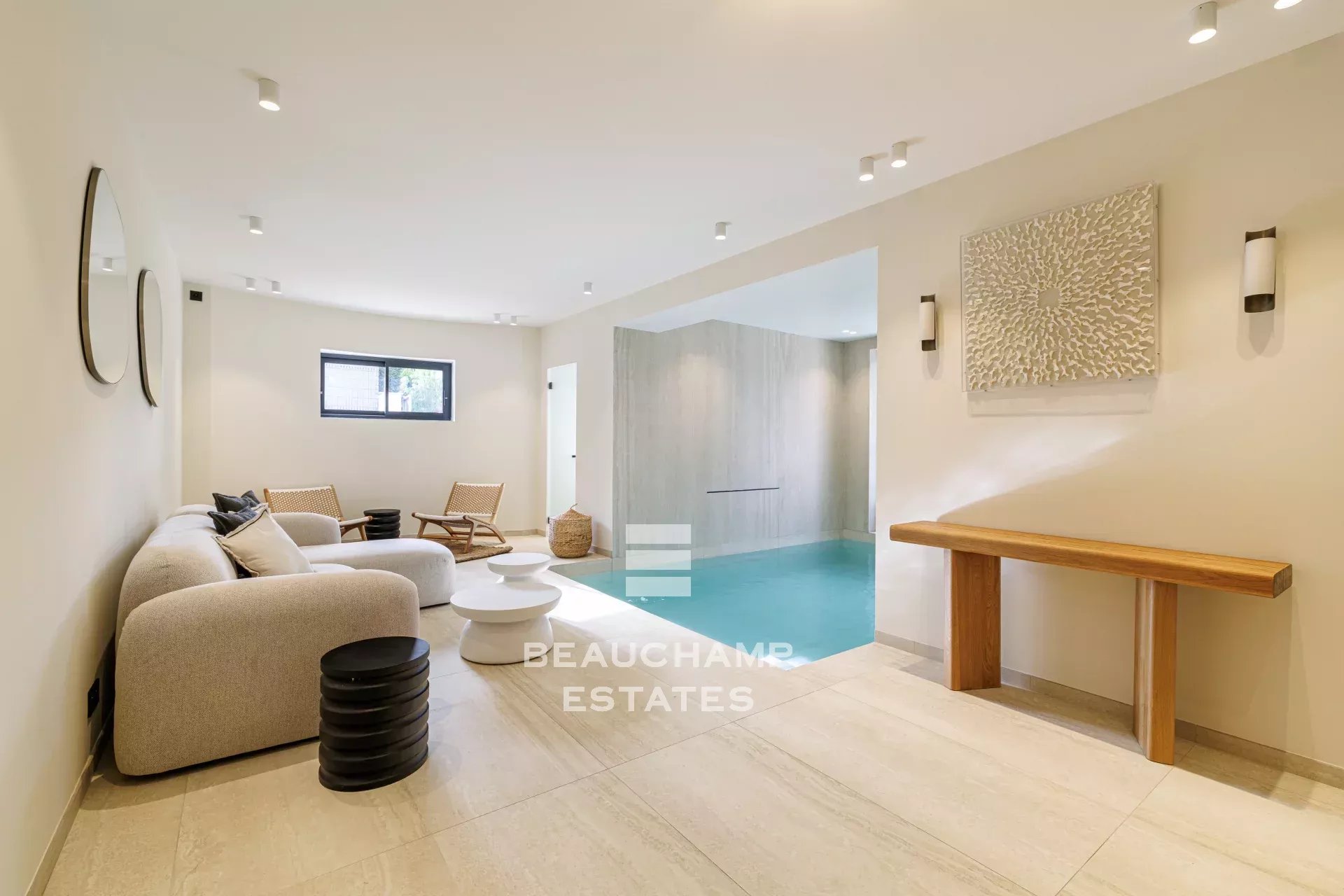 Villa contemporaine 4 chambres avec piscine intérieur - Cannes
