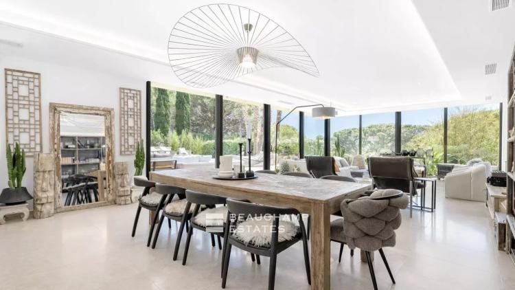 Villa contemporaine intimiste de luxe à pieds des plages de Pampelonne