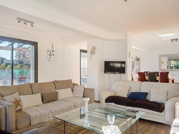 VENTE VILLA 5P VUE MER & PISCINE - CANNES CENTRE