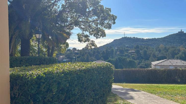EXCLUSIVITE AZZURRA AGAY CAP ESTEREL  VILLAGE PIERRE & VACANCES APPARTEMENT 2 PIÈCES AVEC JARDIN