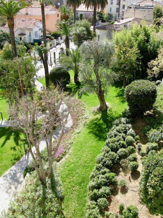 CANNES CENTRE – LIMITROPHE BANANE • SUPERBE DUPLEX 121 M²  TERRASSE APERCU MER 2 PARKINGS