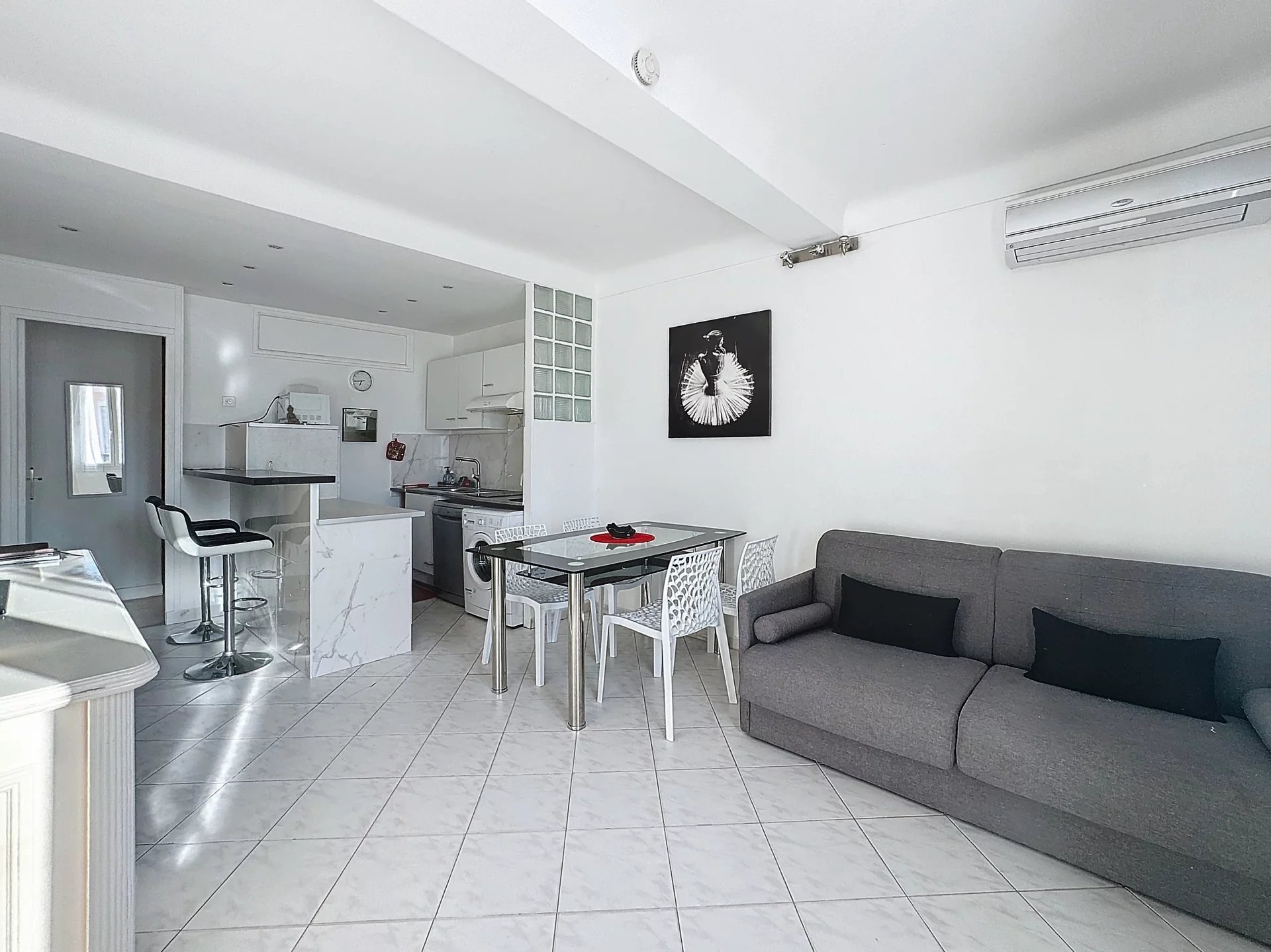 CANNES BANANE  PLEIN CENTRE LUMINEUX 3 pièce(s) 43.82 m2
