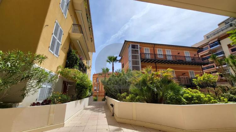 Menton centre ville -  Appartement 2 Pièces - terrasse et parking