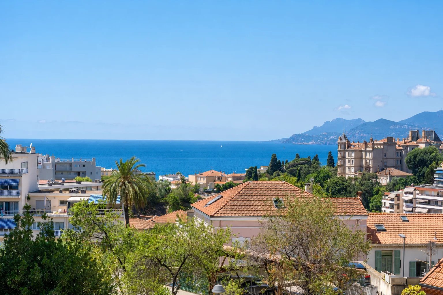 CANNES STANISLAS MAISON DE CARACTERE 6P JARDIN VUE MER GARAGE