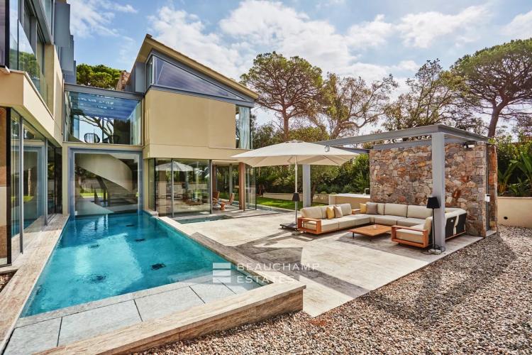 Magnifique villa dans un parc privé à Saint-Tropez