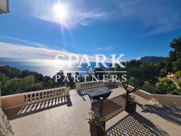 Roquebrune-Cap-Martin - Villa vue mer avec terrain