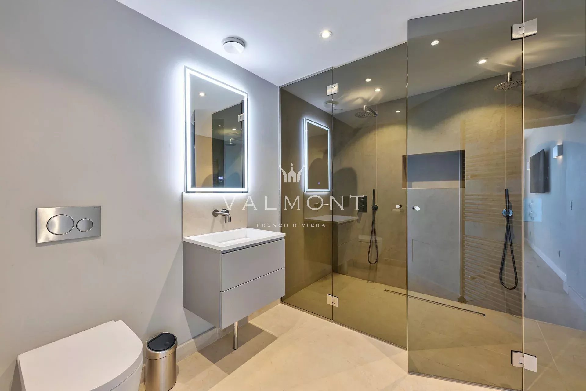 Une élégante maison moderne de 5 chambres à Cannes