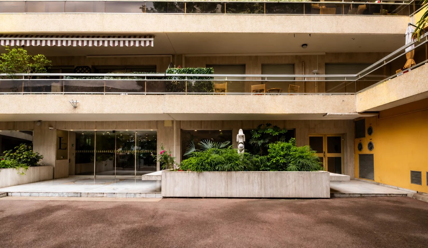 BUREAUX MODULABLES À LOUER – LES LIGURES – JARDIN EXOTIQUE – MONACO