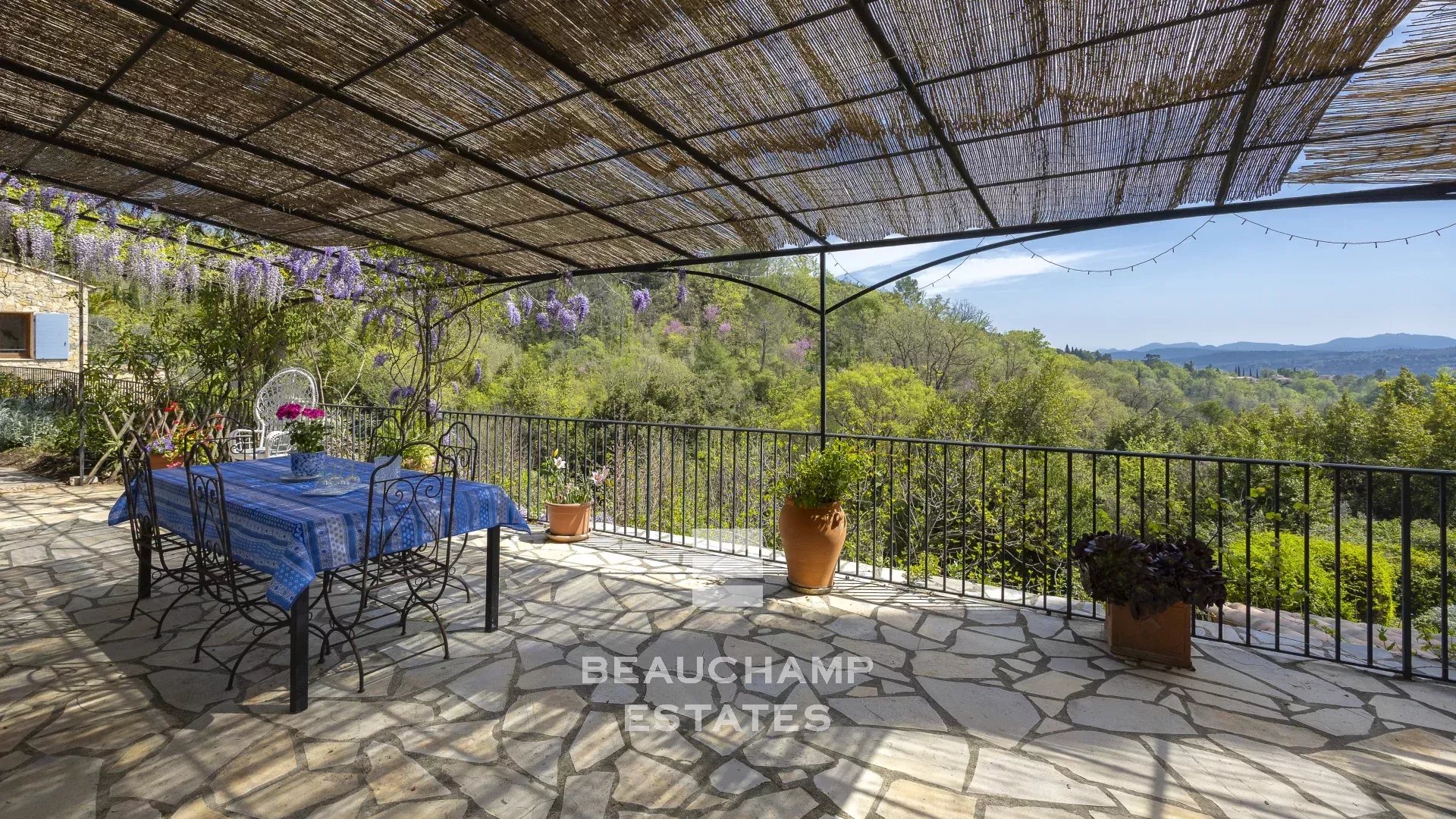 EXCLUSIVITÉ - Domaine privé 9 chambres avec accès rivière - Fayence