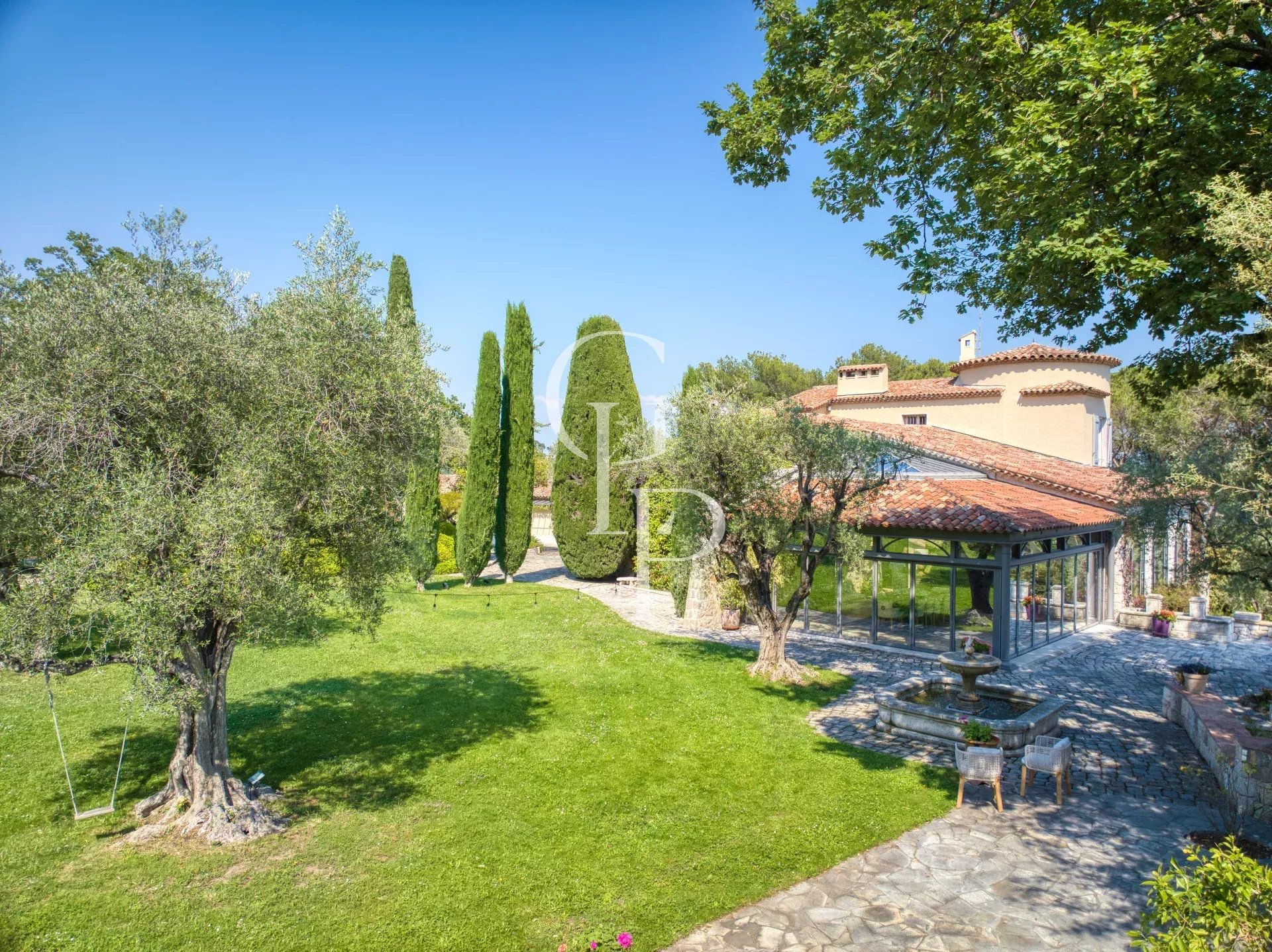 DOMAINE DE MOUGINS