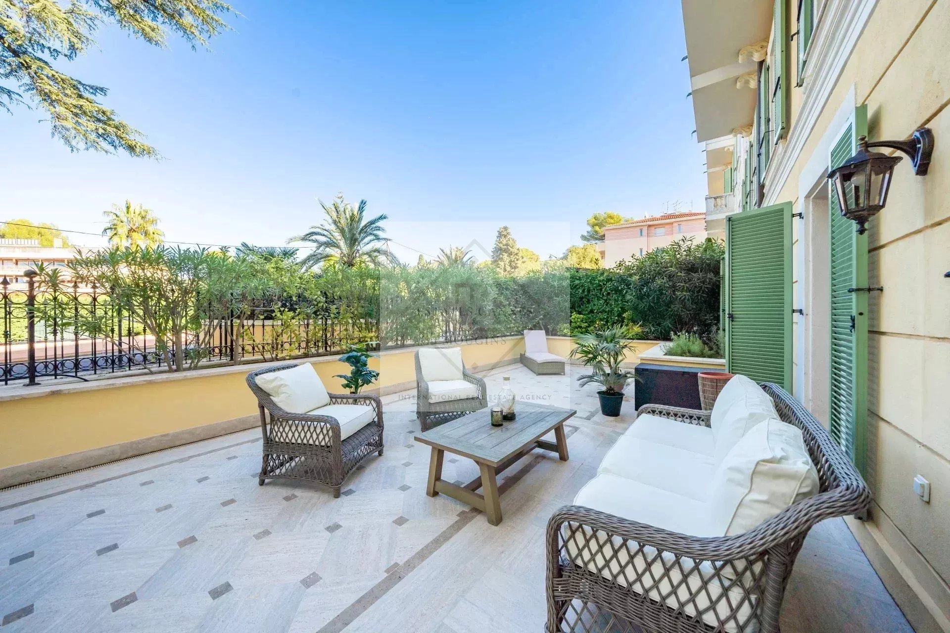 Lumière et Charme Belle Époque, Appartement trois pièces CANNES