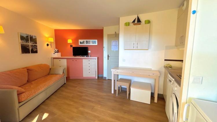 Agay CAP ESTEREL le village, 2 pièces + balcon exposé au Sud