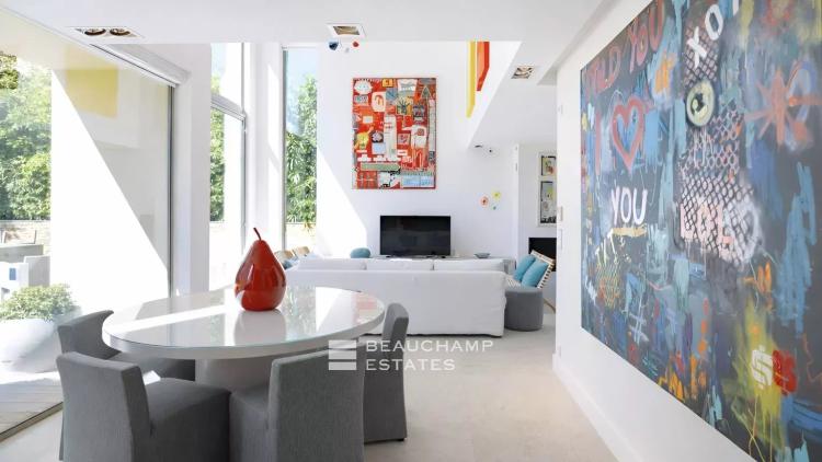 Sublime villa contemporaine à pied du centre de Saint-Tropez