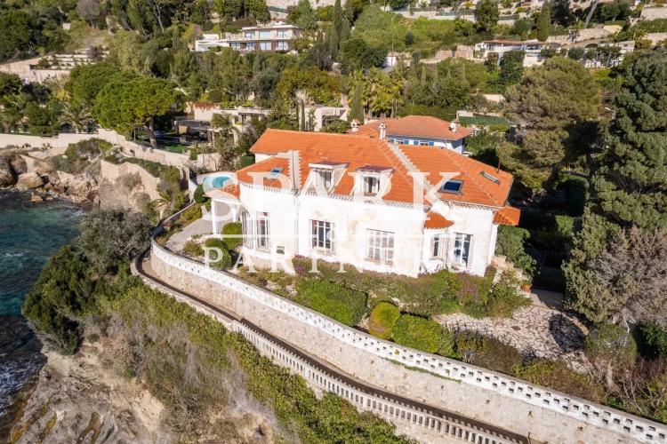 Villa en Bord de Mer à Cap d'Ail : Un Bijou à Ne Pas Manquer