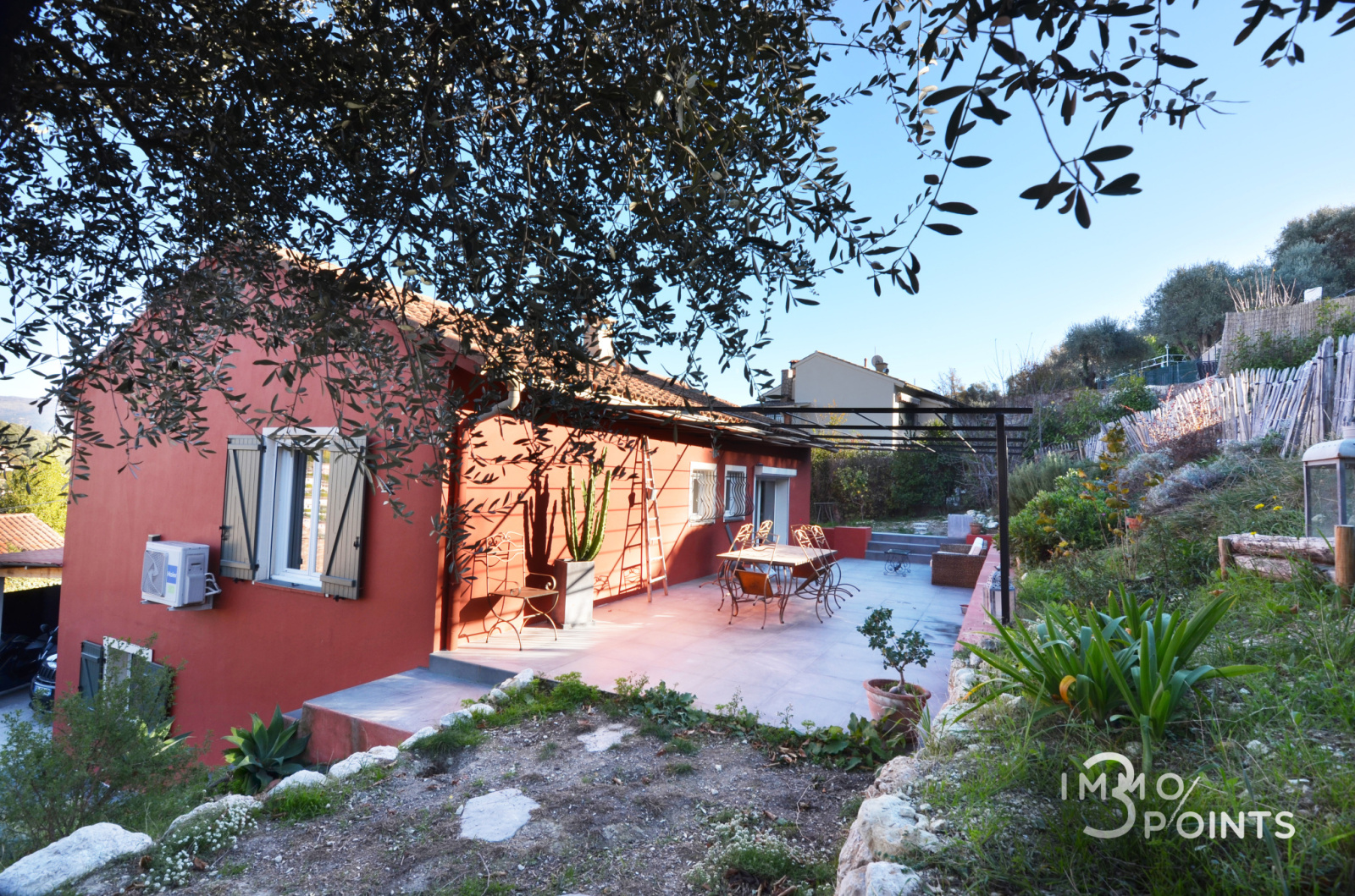 Villa familiale avec piscine – Secteur prisé