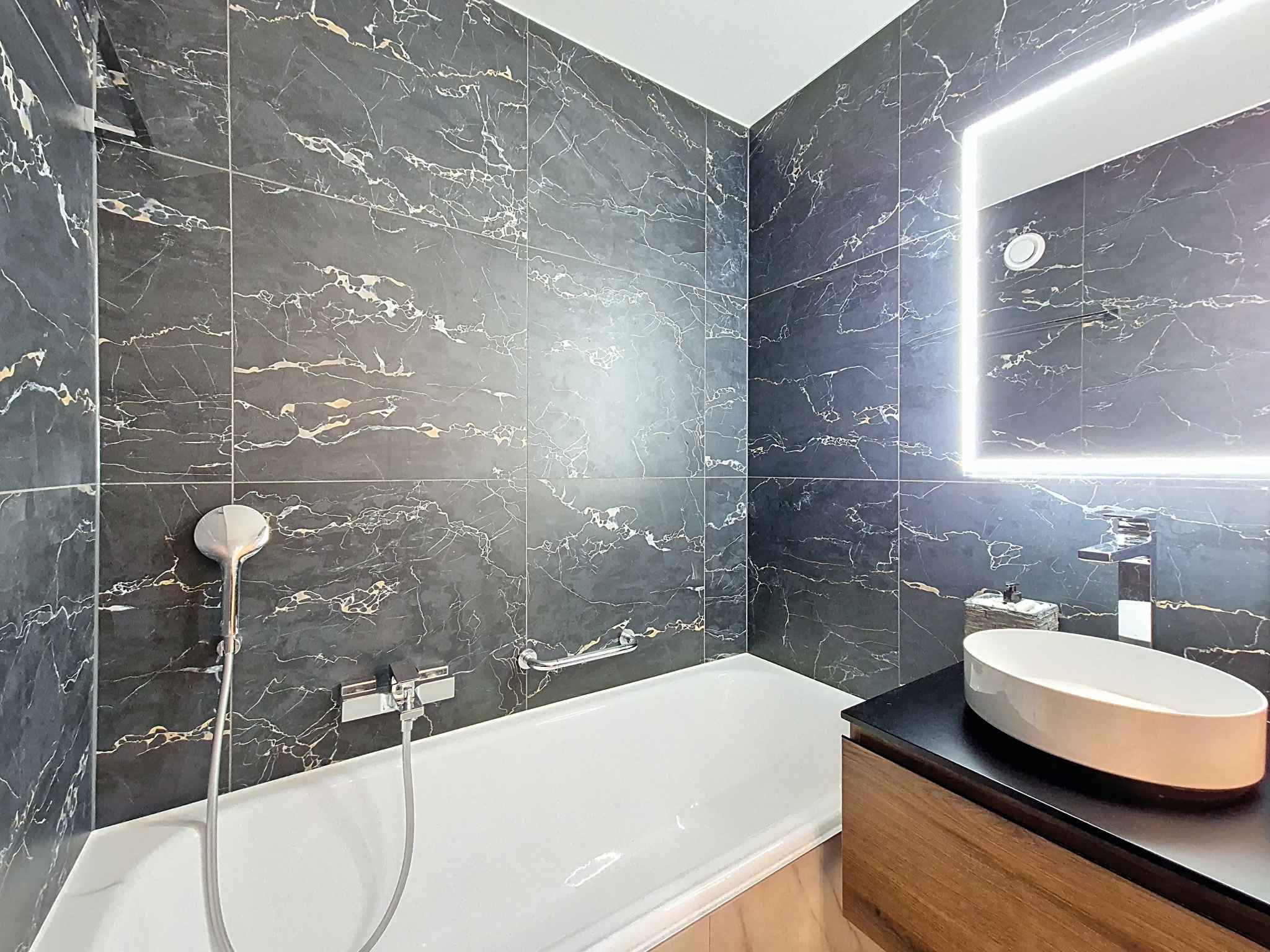 Charmant appartement de 2.5 pièces, rénové