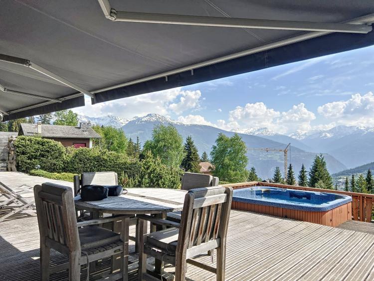 Magnifique chalet avec vue panoramique sur la plaine du Rhône et les Alpes