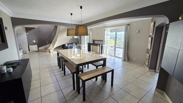 MAISON 6 PIÈCES 218 m² + PISCINE & GARAGE – TANNERON