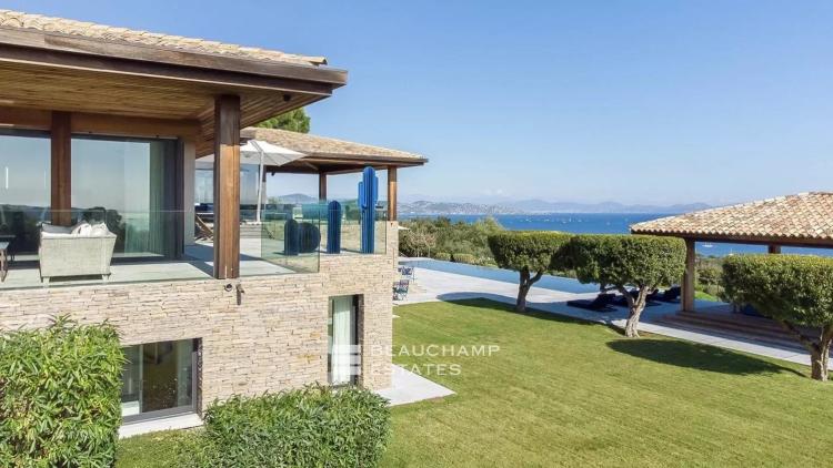 Villa d'exception proche du villa de Saint-Tropez avec prestations de grand luxe