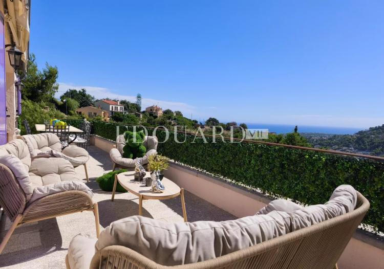 Splendide propriété de 300 m² en excellent état avec home cinéma, superbe piscine et pool house