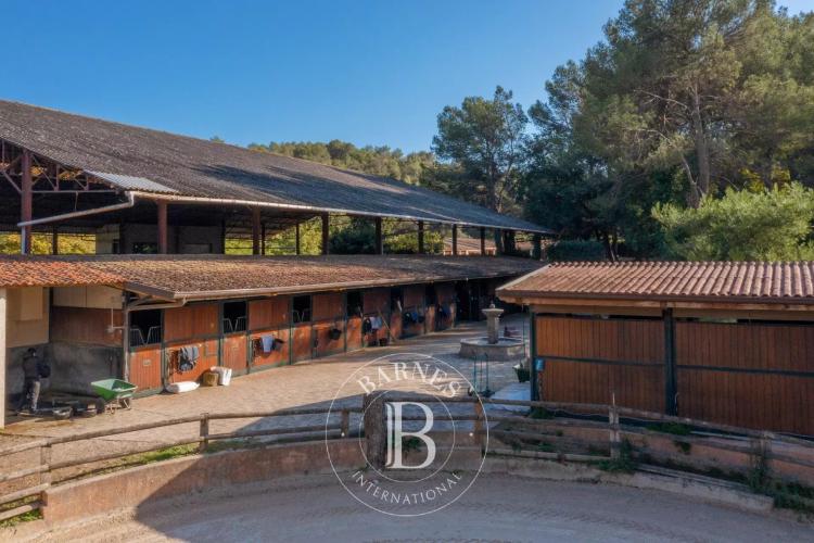 Entre Cannes et Monaco - Unique domaine équestre 23 hectares avec bastide en pierre