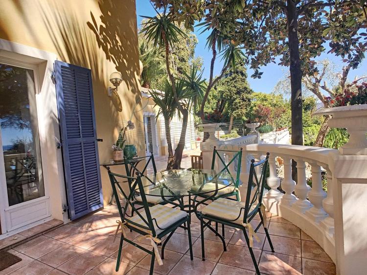 Nice - Villa vue mer, quartier résidentiel