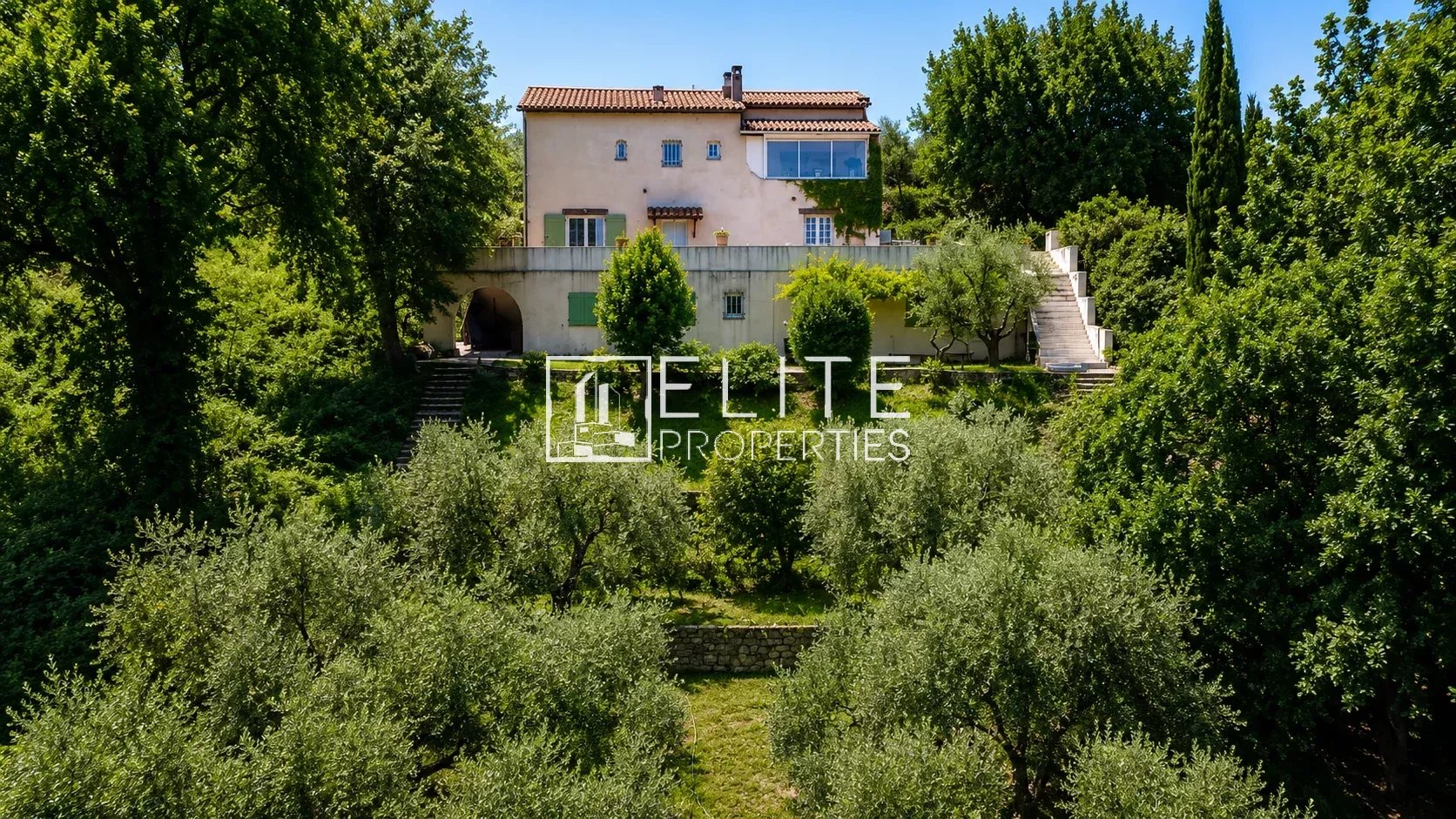LA ROQUETTE SUR SIAGNE , maison de 4 logements sur parcelle de 1990 m²