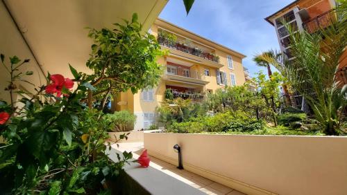 Menton centre ville -  Appartement 2 Pièces - terrasse et parking