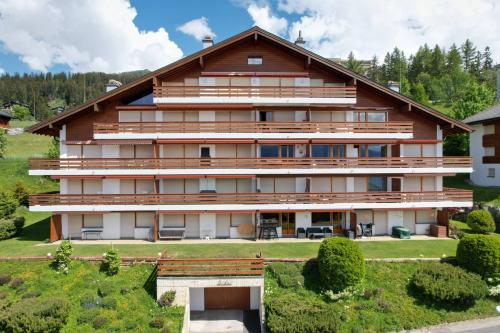 Magnifique appartement de 2.5 pièces refait à neuf avec belle vue