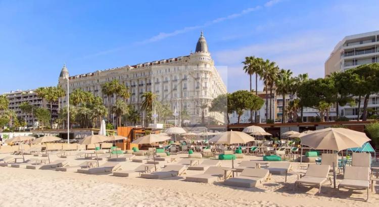 Appartement 3 pièces entièrement rénové – Cannes Palm Beach