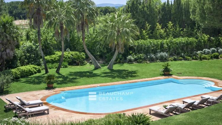 Saint-Tropez , Les Parcs - Propriété de charme à quelques minutes de St Tropez dans un domaine privé