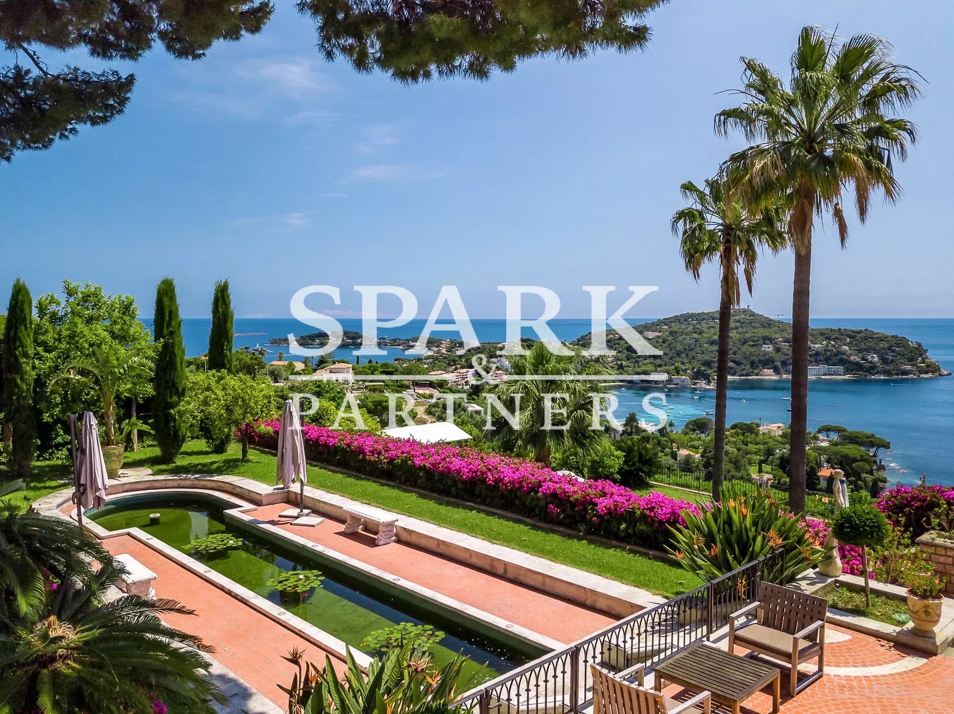 Villefranche sur Mer - Unique propriété avec vue imprenable sur la mer