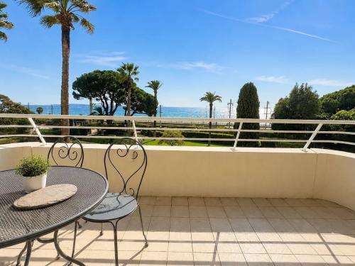 EXCLUSIVITÉ – CANNES PLAGES DU MIDI – 3 PIÈCES AVEC TERRASSE,  FRONT DE MER