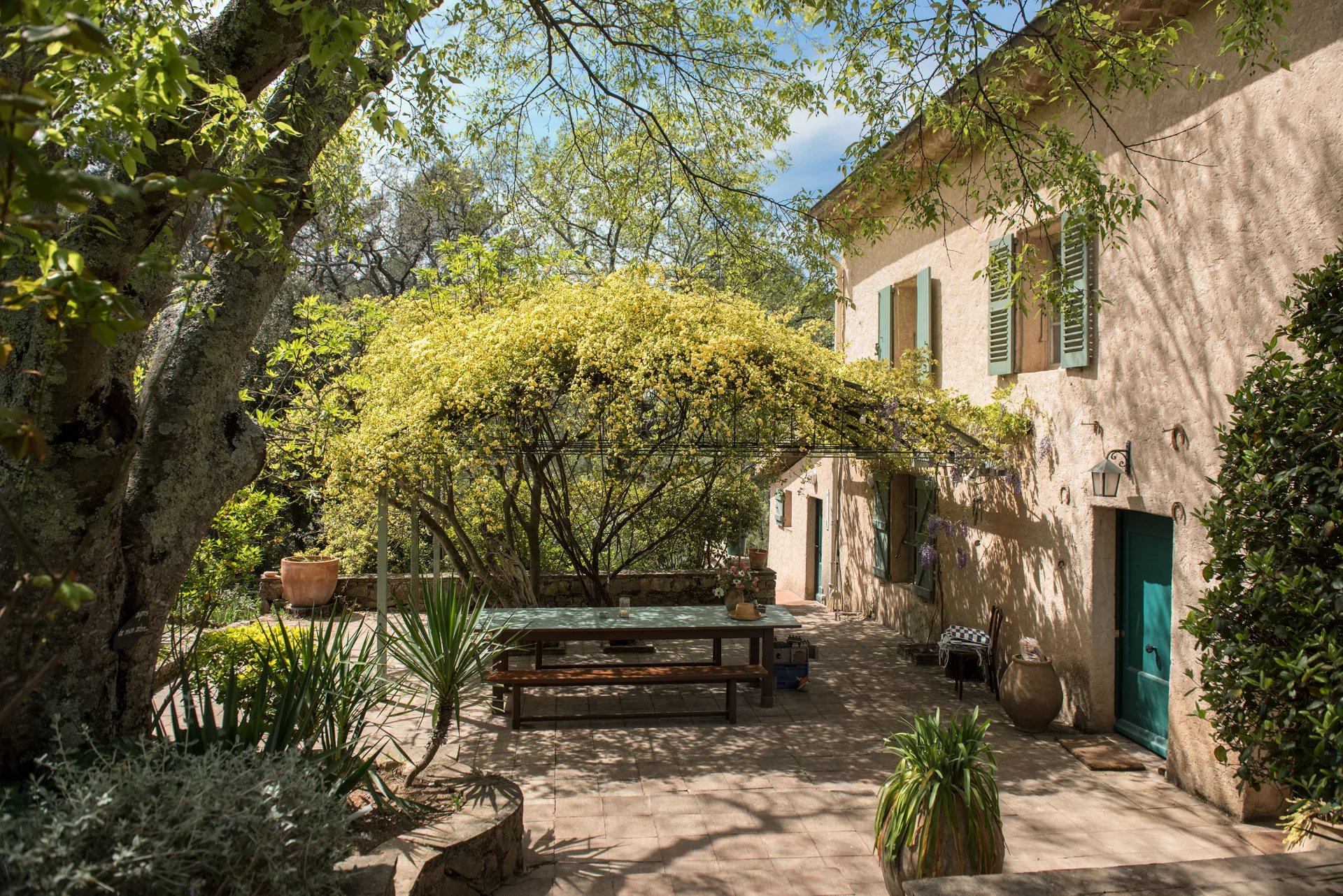 LORGUES BASTIDE DE CHARME DE 1789 DE 287 M2 SUR 2,5HA DE TERRAIN