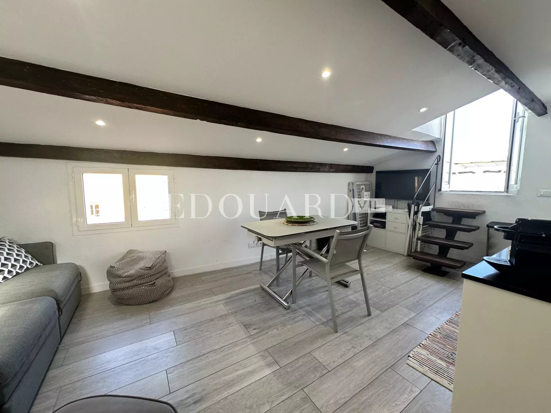 Quatre pièces en duplex avec spectaculaire terrasse sur le toit et époustouflante vue mer panoramique