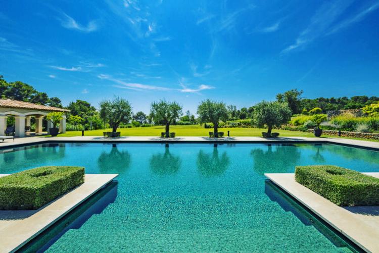 Domaine d’Exception avec Vue Mer, Tennis et Cinéma Privé